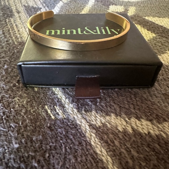 Mint and Lilly bracelet - NIB when your wings were ready I was not - Picture 2 of 6